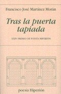 Portada de TRAS LA PUERTA TAPIADA